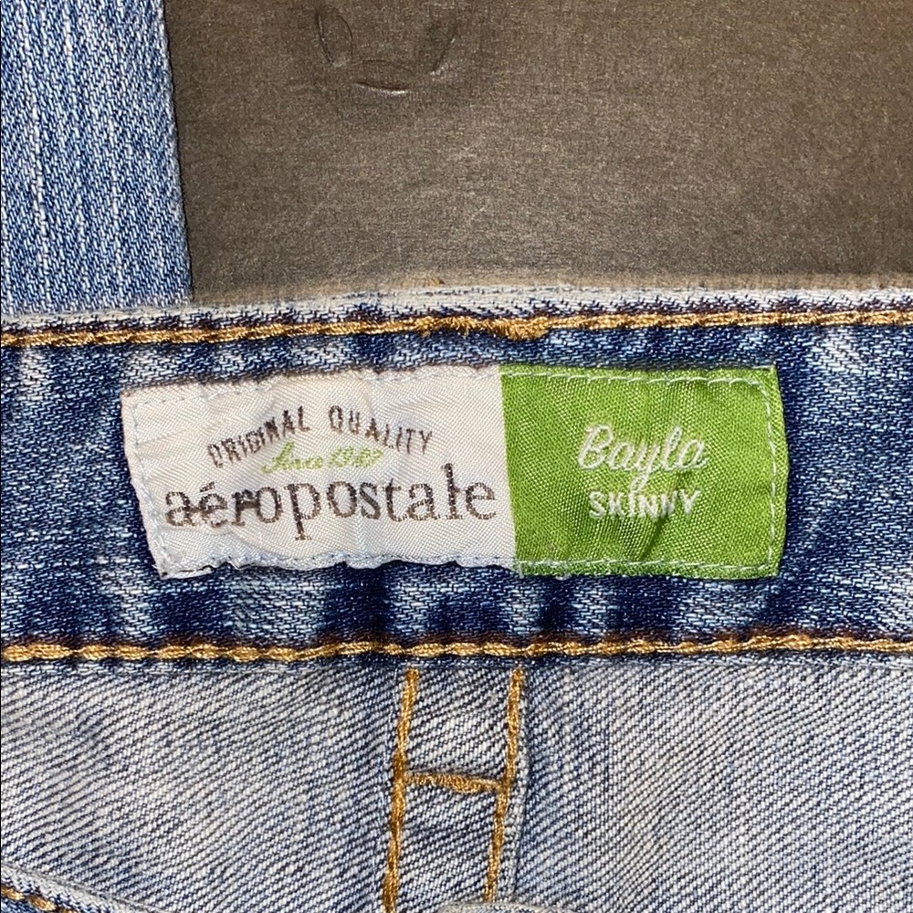 Aeropostale Size 7/8 Blue Straight Leg Jeans with Natural Fading - Picture 2 of 14